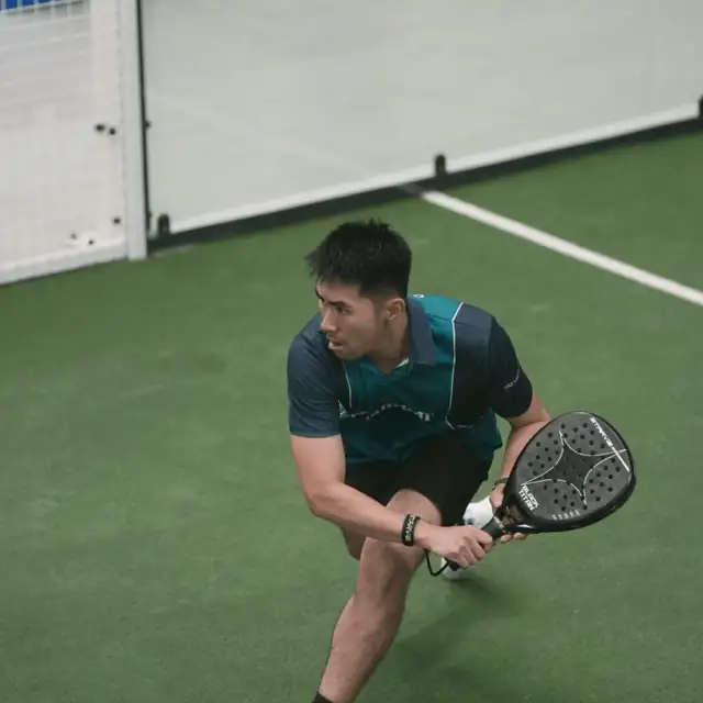 A player at South Padel – Pondok Indah